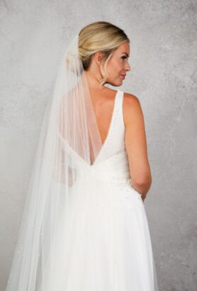 Ivory One-Tier Tulle Finished Edge Waterfall Long Wedding Veils